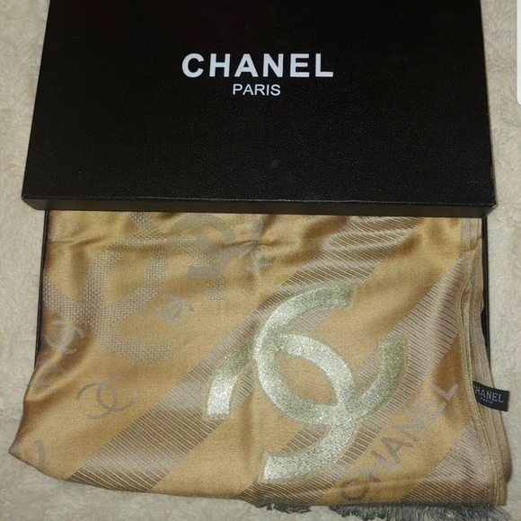 Meet your Posher, Jacquelynn. - Picture 4 of 12